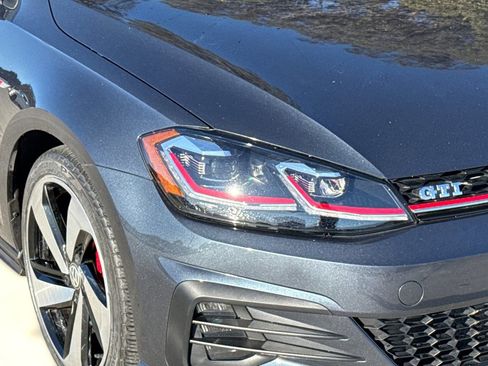 Used 2018 Volkswagen GTI SE w/ SE Leather Package image 10