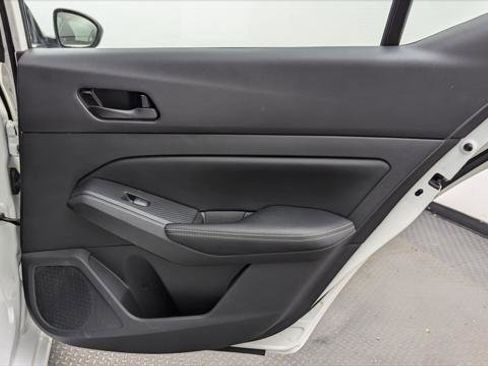 Used 2025 Nissan Altima 2.5 SV image 19