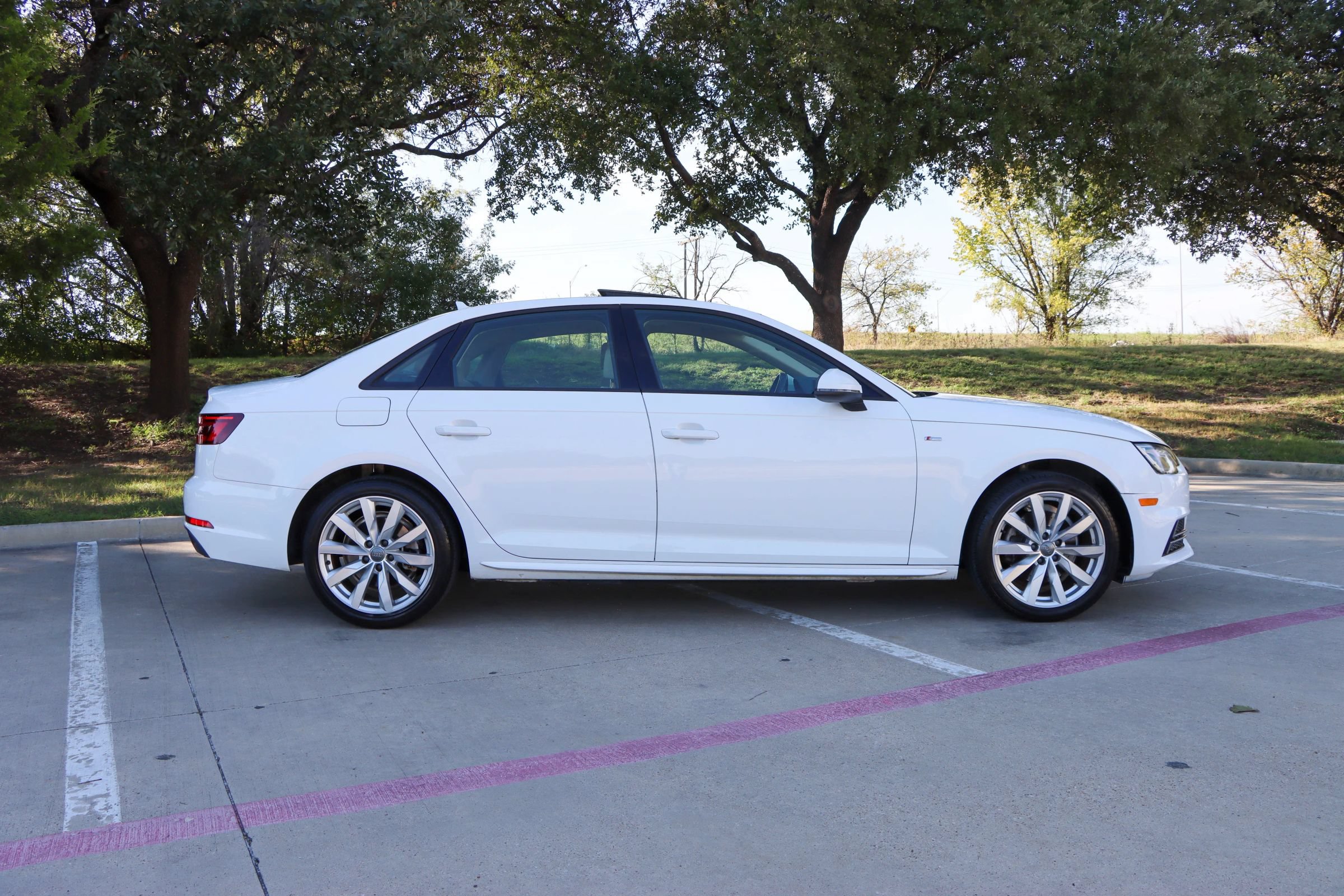 Used 2018 Audi A4 2.0T Ultra Premium w/ Convenience Package FWD image 8