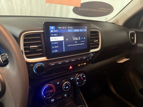 Certified 2023 Hyundai Venue SE image 36