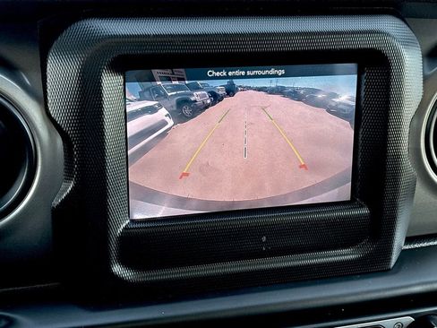 Used 2022 Jeep Wrangler Unlimited Sport image 18