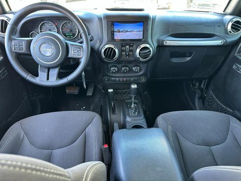 Used 2016 Jeep Wrangler Unlimited Sahara w/ Connectivity Group AWD/4WD image 11
