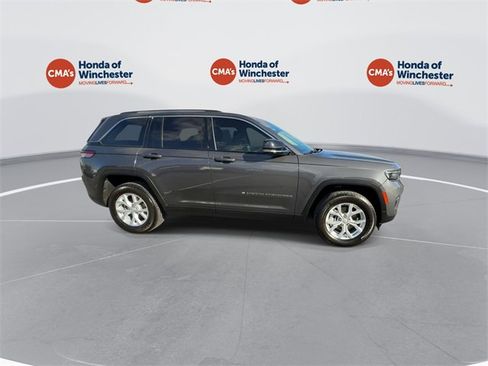 Used 2023 Jeep Grand Cherokee Limited w/ Luxury Tech Group II image 11
