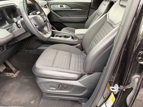 Used 2025 Ford Explorer ST-Line w/ ST-Line Street Pack AWD/4WD image 12