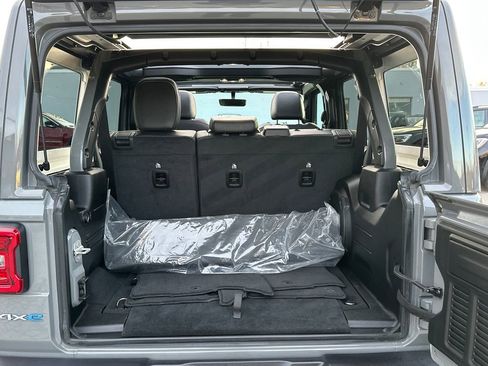 Used 2023 Jeep Wrangler Unlimited Sahara w/ Cold Weather Group image 6