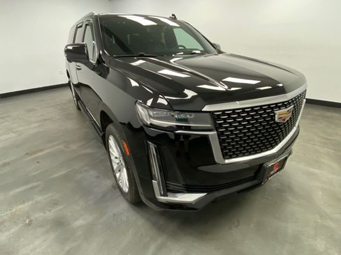 Used 2022 Cadillac Escalade ESV Luxury AWD/4WD image 7