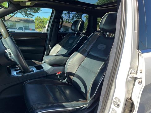 Used 2017 Jeep Grand Cherokee Overland RWD image 19