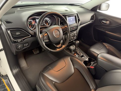 Used 2021 Jeep Cherokee Latitude Plus FWD image 4