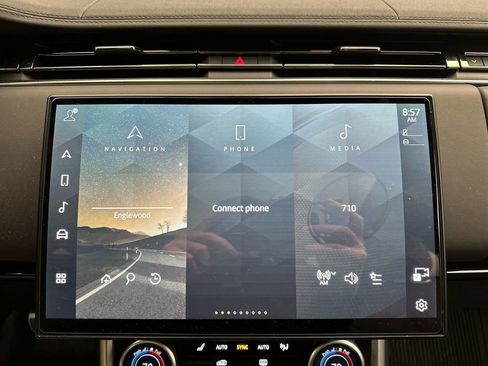 Used 2023 Land Rover Range Rover SE image 18