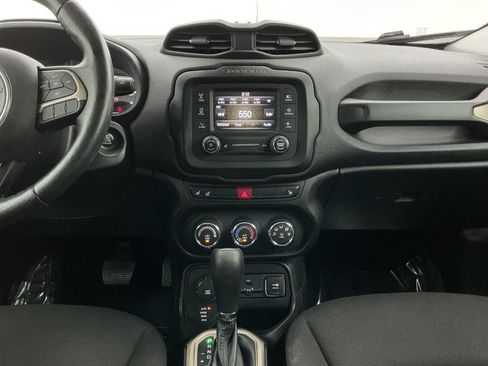 Used 2017 Jeep Renegade Latitude w/ Cold Weather Group AWD/4WD image 29