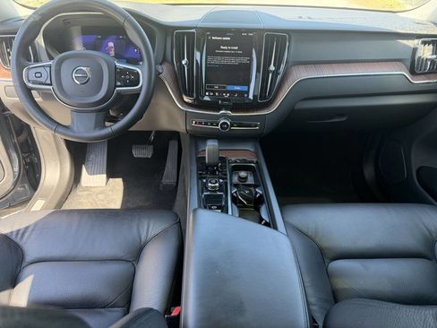 Used 2024 Volvo XC60 B5 Plus AWD/4WD image 12