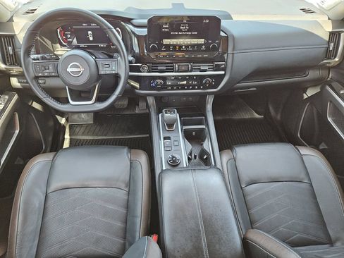 Used 2024 Nissan Pathfinder Platinum AWD/4WD image 22