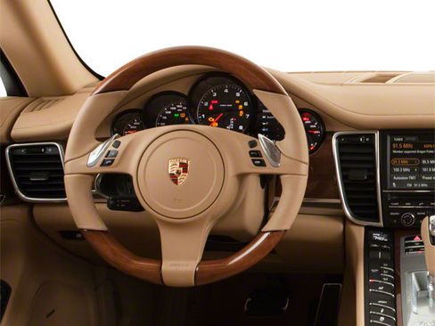 Used 2013 Porsche Panamera RWD image 6