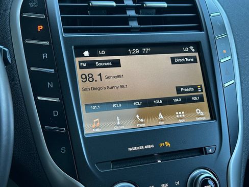 Used 2019 Lincoln MKC Reserve FWD image 18