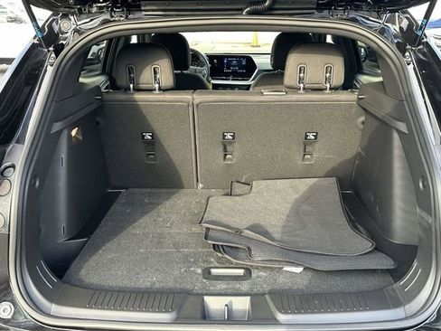 Used 2025 Chevrolet Trax RS w/ Sunroof Package image 22