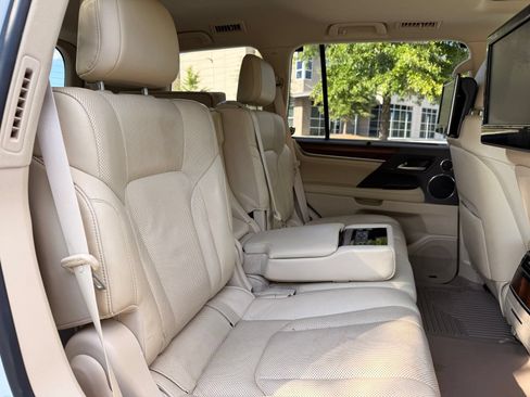 Used 2018 Lexus LX 570 4WD w/ Luxury Package image 42