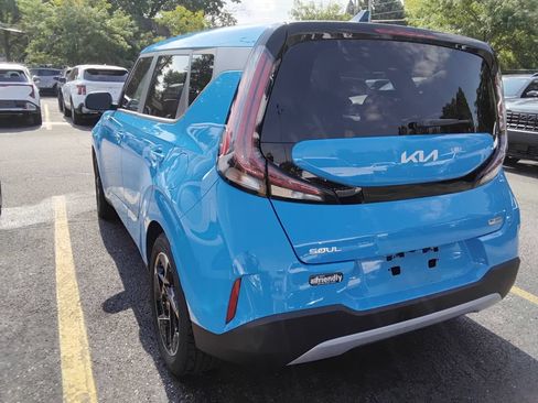 Used 2023 Kia Soul EX FWD image 5