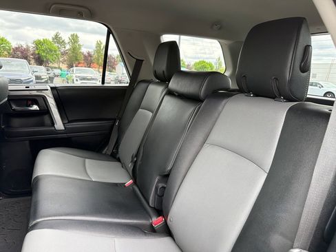 Used 2022 Toyota 4Runner SR5 Premium AWD/4WD image 32