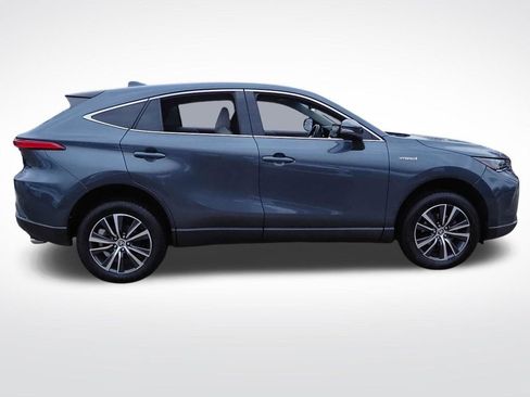 Used 2021 Toyota Venza LE image 8