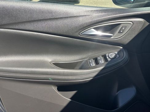 Used 2025 Buick Encore GX Preferred image 18