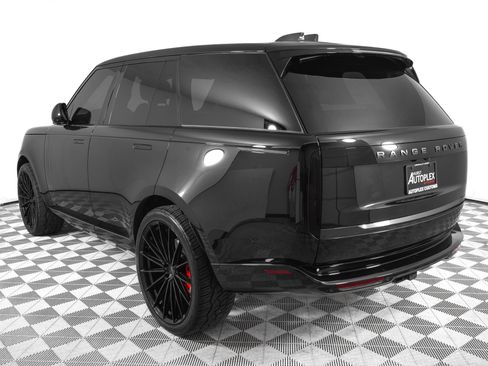 Used 2025 Land Rover Range Rover SE AWD/4WD image 7