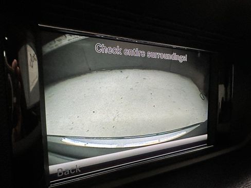 Used 2013 Mercedes-Benz E 350 4MATIC Sedan image 24