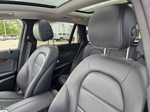 Used 2021 Mercedes-Benz GLC 300 4MATIC image 40