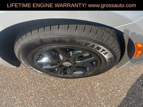 Certified 2024 Chrysler Pacifica Touring-L FWD image 35