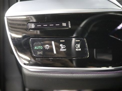 Used 2019 Audi A8 L 3.0T w/ Luxury Package image 38