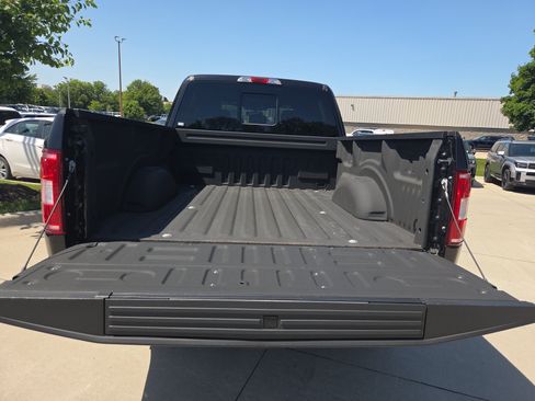 Used 2019 Ford F150 XLT w/ Equipment Group 302A Luxury AWD/4WD image 15