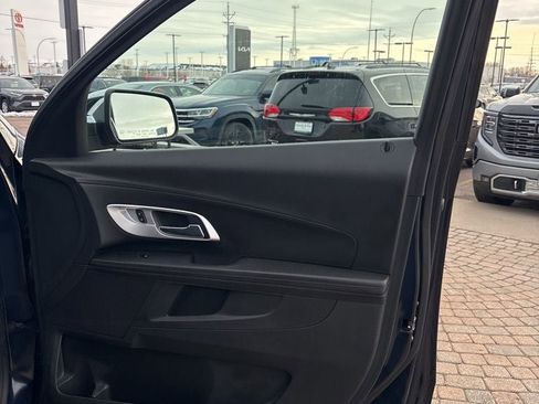 Used 2017 Chevrolet Equinox Premier w/ Enhanced Convenience Package image 24