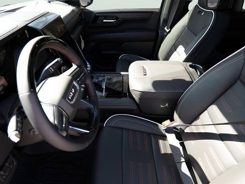 New 2026 GMC Yukon XL AT4 Ultimate w/ LPO, Floor Liner Package image 9