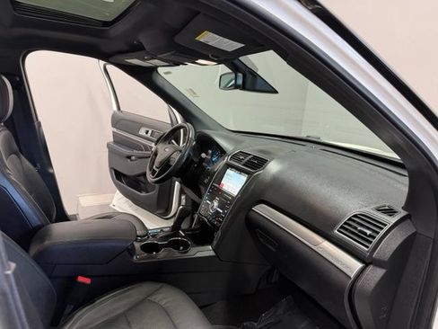Used 2019 Ford Explorer Sport w/ Equipment Group 401A AWD/4WD image 26