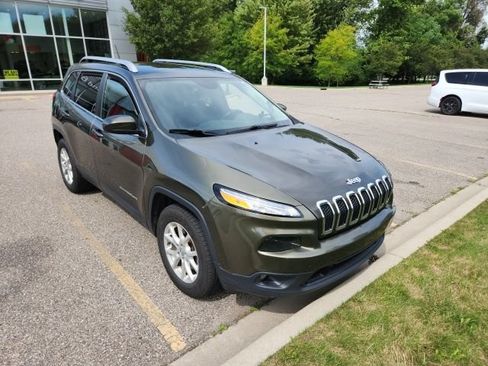Used 2015 Jeep Cherokee Latitude AWD/4WD image 1
