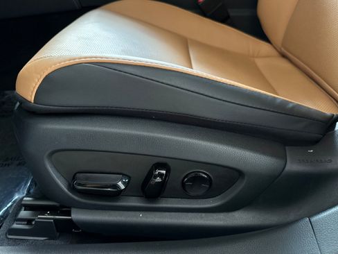 Used 2025 Lexus ES 300h w/ Premium Package FWD image 15