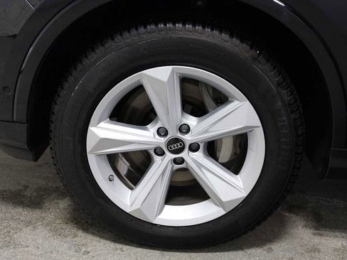 Used 2022 Audi Q7 Premium w/ Convenience Package image 37