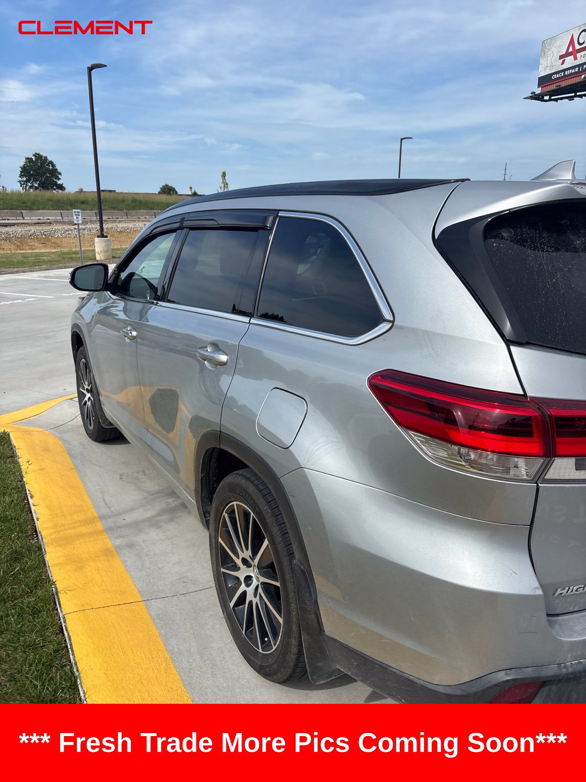 Used 2017 Toyota Highlander SE AWD/4WD image 5