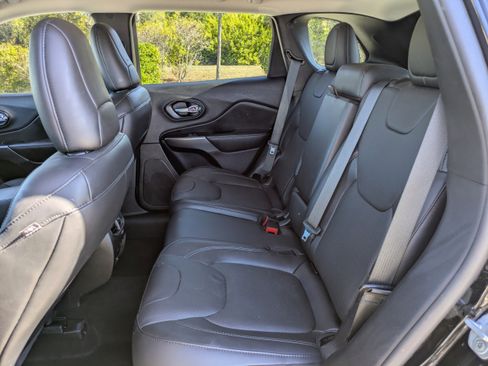 Used 2021 Jeep Cherokee Limited w/ Elite Package image 19