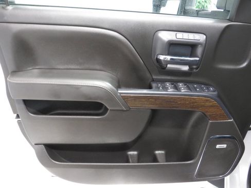 Used 2019 GMC Sierra 3500 Denali w/ Duramax Plus Package AWD/4WD image 32