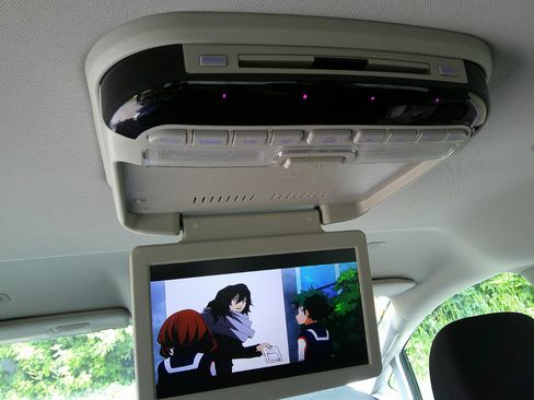 Used 2018 Chrysler Pacifica Touring Plus w/ Tire & Wheel Group image 36