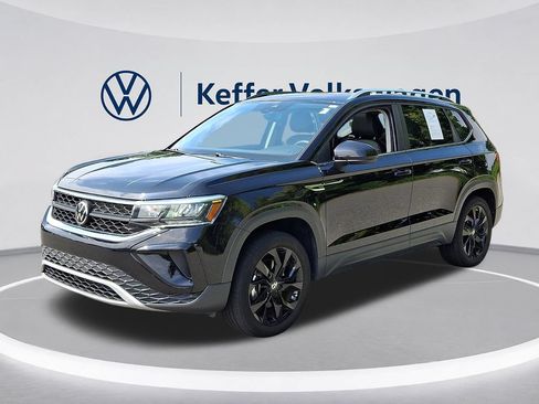 Used 2023 Volkswagen Taos SE AWD/4WD image 3