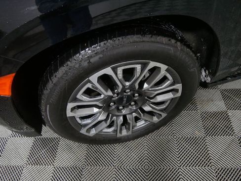 Used 2024 GMC Yukon Denali Ultimate image 10