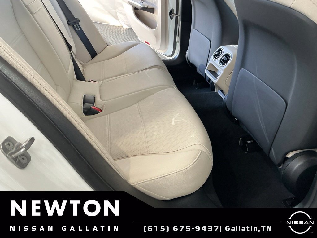 Used 2025 Mercedes-Benz C 300 4MATIC Sedan image 21