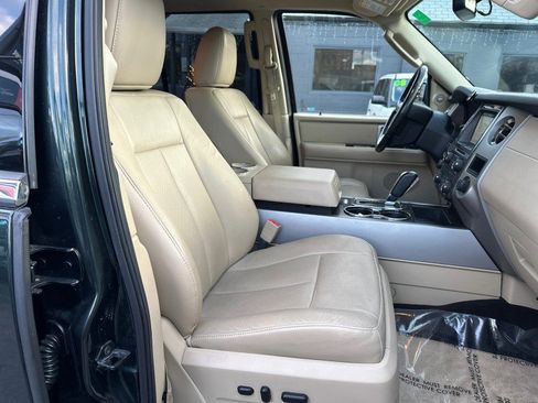 Used 2017 Ford Expedition Limited image 26