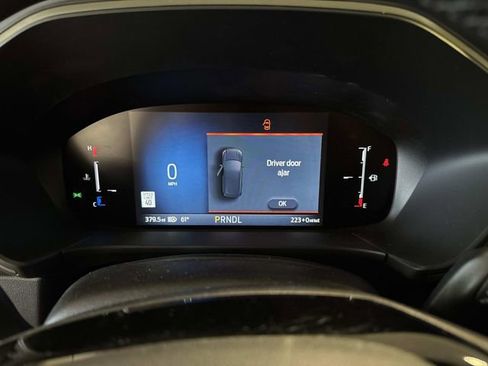 Used 2025 Ford Escape SE image 19