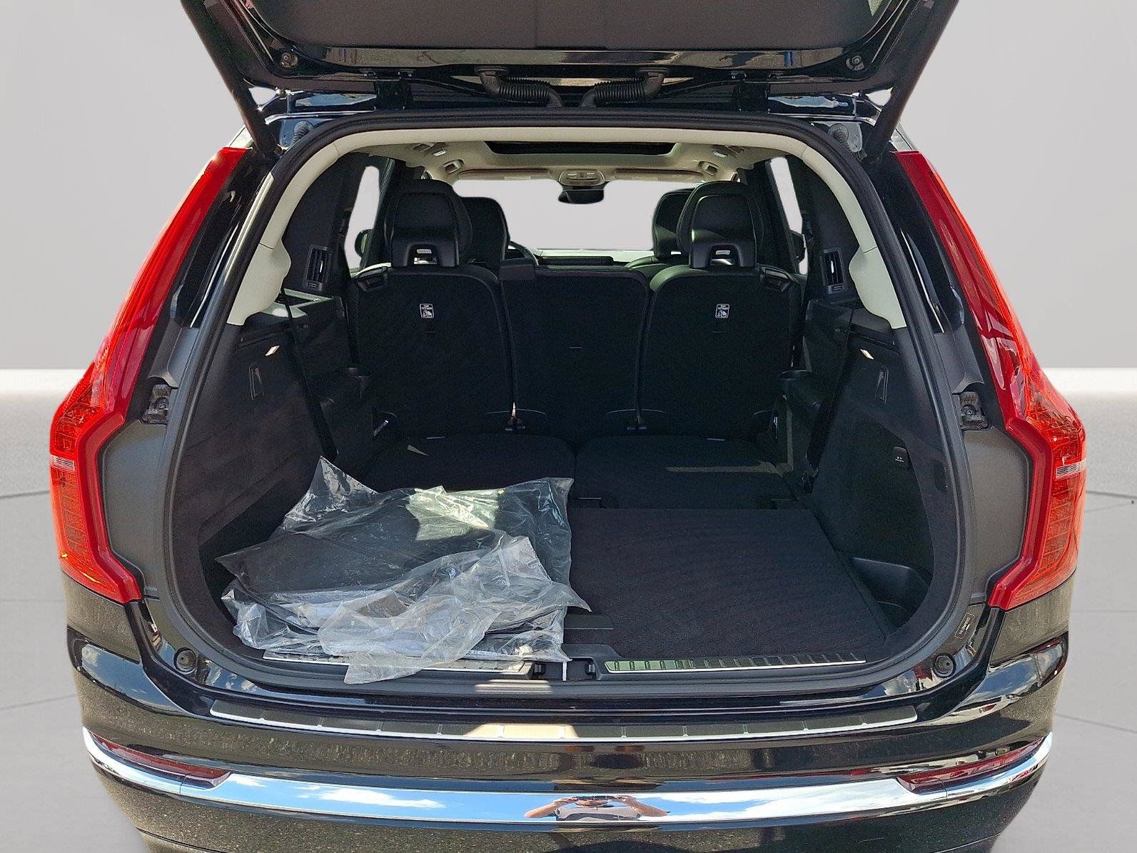 Used 2023 Volvo XC90 B5 Plus w/ Protection Package Premier AWD/4WD image 26