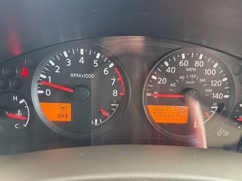 Used 2014 Nissan Frontier SV w/ SV Value Truck Package AWD/4WD image 31