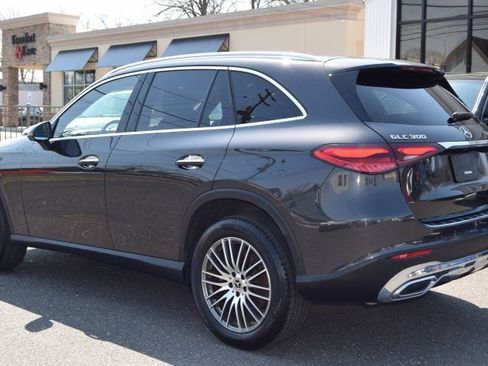 Used 2024 Mercedes-Benz GLC 300 4MATIC image 8
