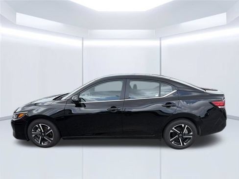 Used 2025 Nissan Sentra SV FWD image 10