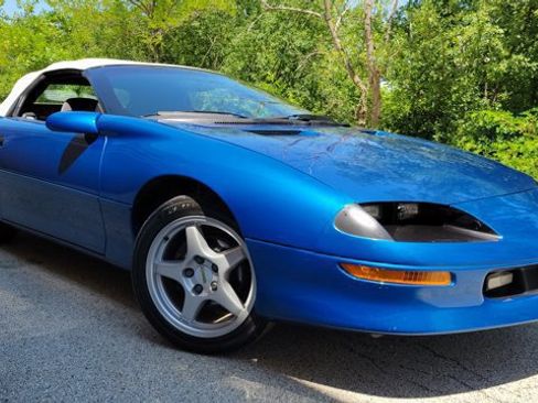 Used 1995 Chevrolet Camaro Z28 image 2